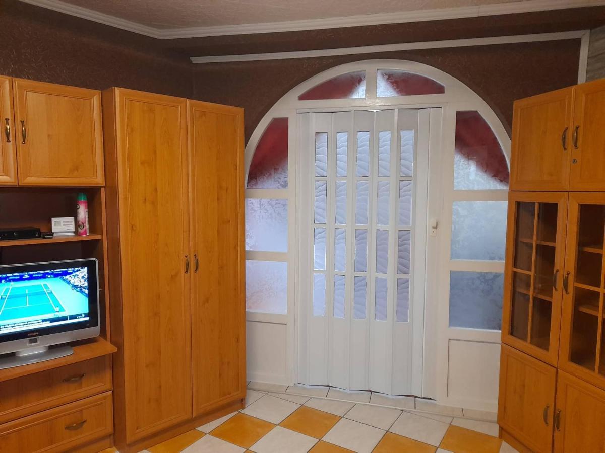 Gyoengyvirag Apartment Romhány Exterior foto